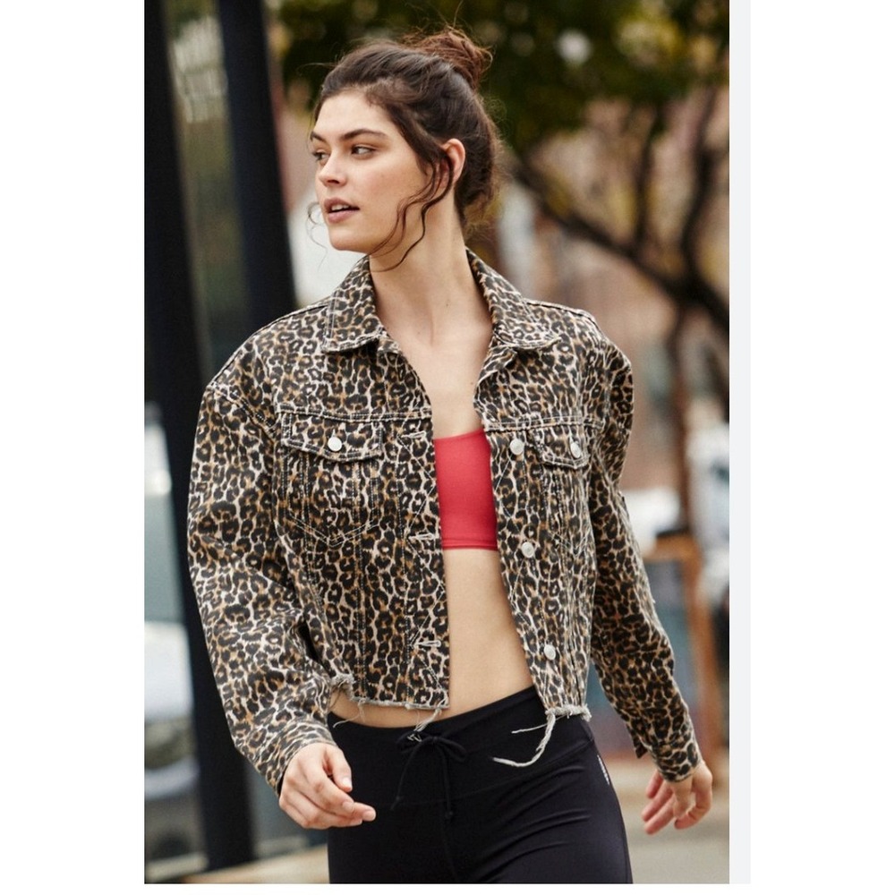 Free People Leopard Print Denim Jacket Raw Hem Cropped‎ Jean Jacket - M